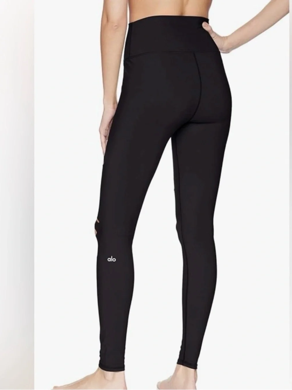 Alo Yoga Womans Ripped Warrior Leggings. High waisted. Size XS